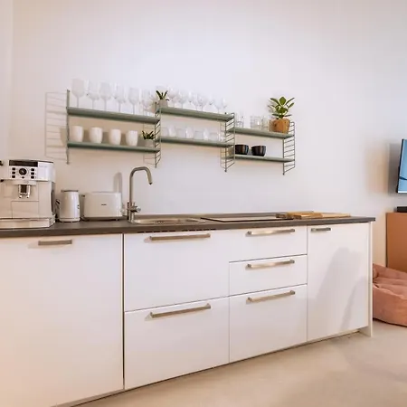 Great 2-room * Berlín